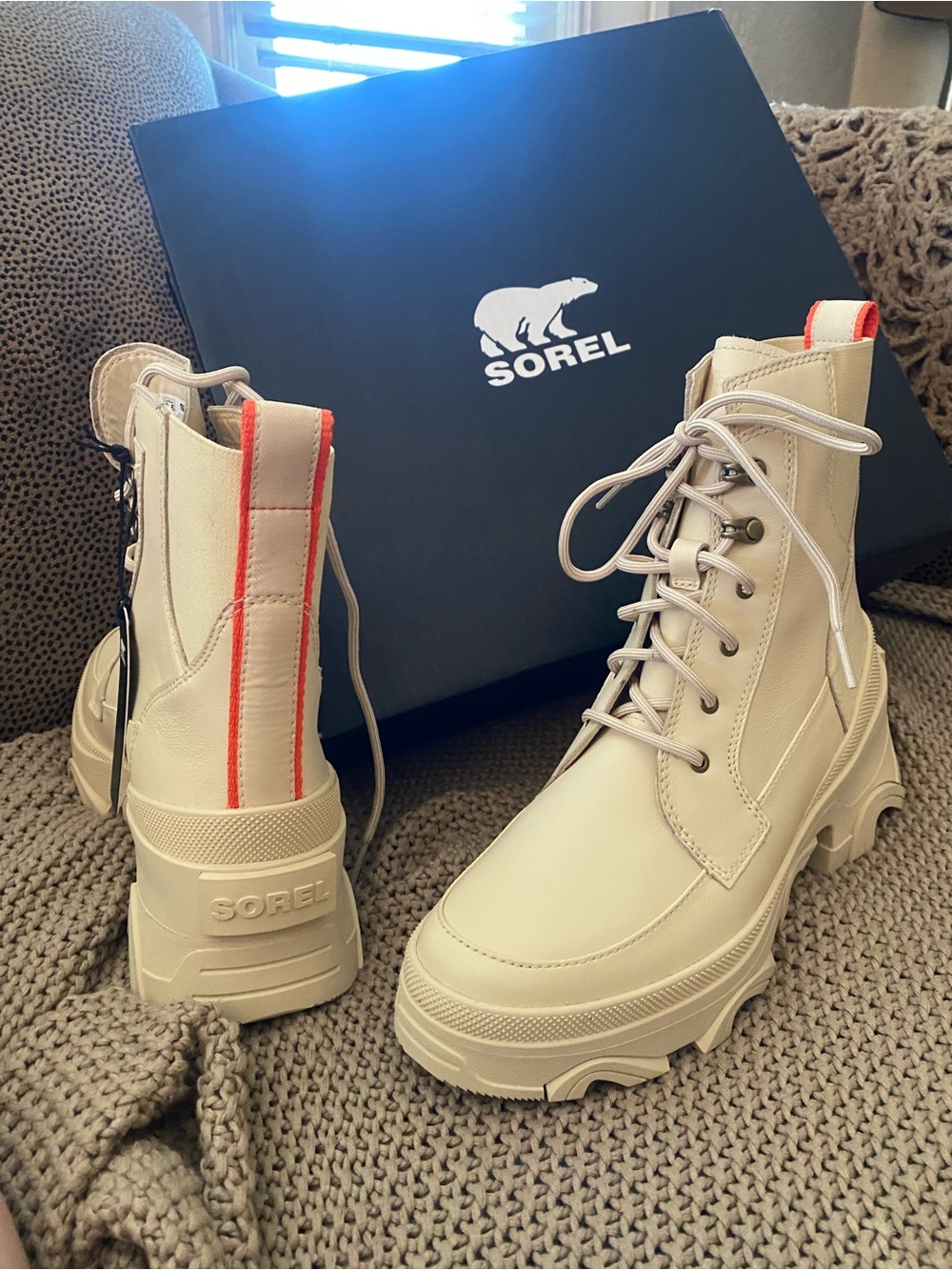 Sorel Brex Lace Up boot 8.5 NIB NEW
